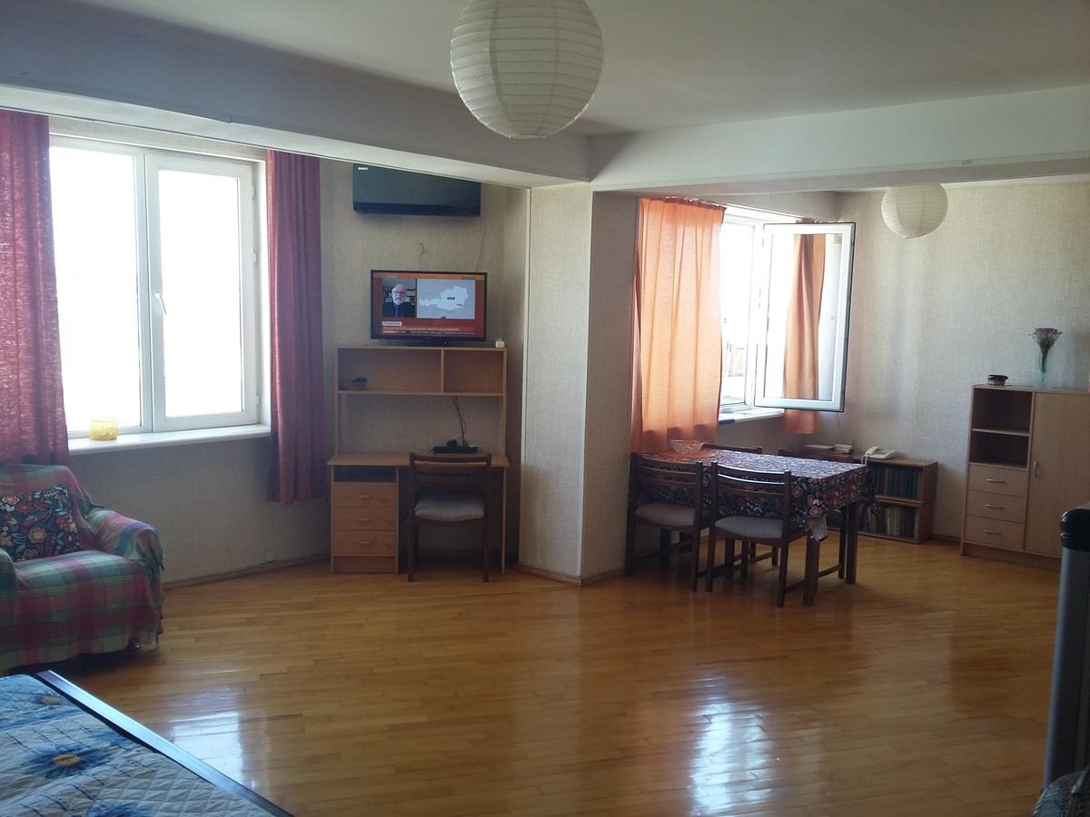 Good Apartment ティビリシ エクステリア 写真